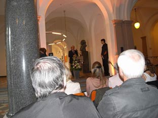 Vernissage im Foyer des Rathauses Wiesbaden